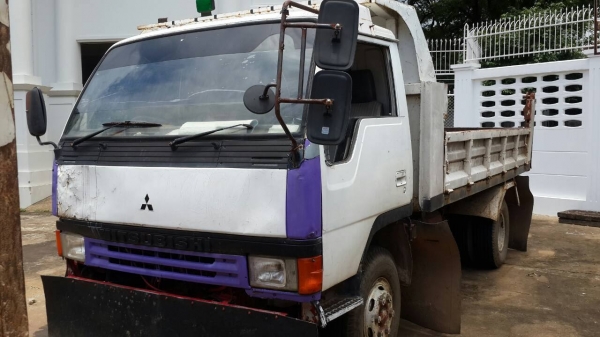 ขายด่วน หกล้อดั้ม115catterปี39ราคาไม่แพงจัดแนนท์ได้สูงโทร0856842587