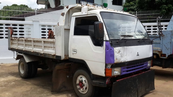 ขายด่วน หกล้อดั้ม115catterปี39ราคาไม่แพงจัดแนนท์ได้สูงโทร0856842587