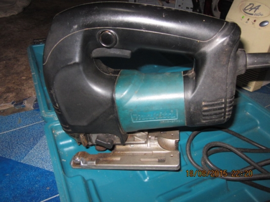 จิ๊กซอว์ Makita ของแท้แน่นอนพร้อมกล่อง ใช้งานปกติครับ ราคาขายพร้อมส่งทั่วประเทศครับผม จิ๊กซอว์ Makita ของแท้แน่นอนพร้อมกล่อง ใช้งานปกติครับ ราคาขายพร้อมส่งทั่วประเทศครับผม