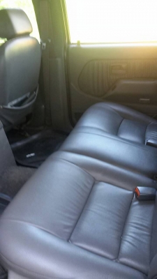 อีซูซุ ไทยรุ่ง 7 ที่นั่ง