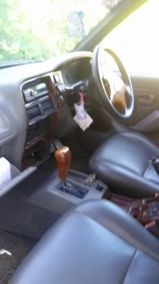 อีซูซุ ไทยรุ่ง 7 ที่นั่ง