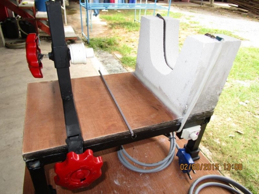 เครื่องตัดขวดแก้ว ด้วยเส้นความร้อน (รุ่นนี้ไม่ทำแล้ว) เปลี่ยนเป็น เครื่องตัดขวดV.2 เข้าชมได้ในเฟสบุ๊ค "ตัดขวดแก้วสวยงาม"