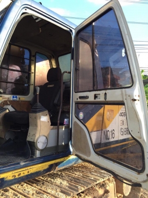 KOBELCO SK200-3 รถซื้อเก่านอกมาปี57 รถใช้งานมาปีเดียว ใช้งานดี รถสวยมาก เอกสารInvoice