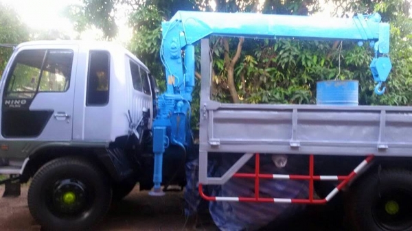 ขาย10ล้อติดเครน3.4ตัน HINO FL3H 4ปลอก3ชัก ยาว7.20เมตร เครื่อง195แรง สภาพพร้อมใช้งาน เอกสารพร้อมโอน สนใจโทร 090-8588220คุณนะ 093-3258446คุณบิว ID:narong498 หรือเข้าดูสินค้าอื่นๆได้ที่ www.truck.in.th/498 หรือเพจFacebook ณรงค์ ซื้อขายรถมือสอง (เว็บไซต์ส่วนต