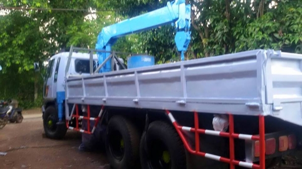 ขาย10ล้อติดเครน3.4ตัน HINO FL3H 4ปลอก3ชัก ยาว7.20เมตร เครื่อง195แรง สภาพพร้อมใช้งาน เอกสารพร้อมโอน สนใจโทร 090-8588220คุณนะ 093-3258446คุณบิว ID:narong498 หรือเข้าดูสินค้าอื่นๆได้ที่ www.truck.in.th/498 หรือเพจFacebook ณรงค์ ซื้อขายรถมือสอง (เว็บไซต์ส่วนต