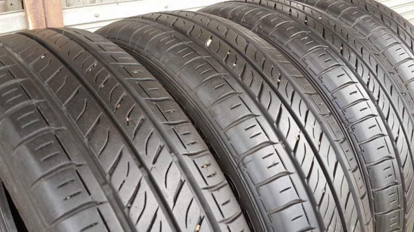 Dunlop 165/65/14 ปี12-13 ดอกหนาๆสวยมาก