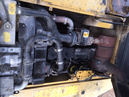 ขายรถแบคโฮ KOMATSU PC200-8 เอกสารเล่ม 9000 กว่า ชม.ราคา 1500000