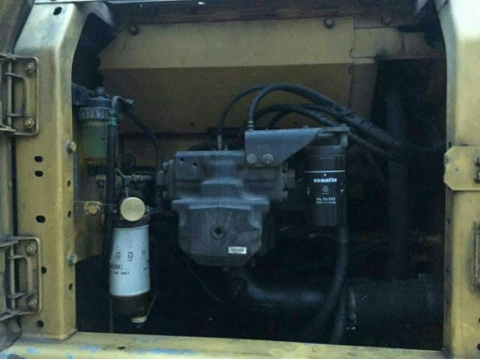 ขายรถแบคโฮ KOMATSU PC200-8 เอกสารเล่ม 9000 กว่า ชม.ราคา 1500000