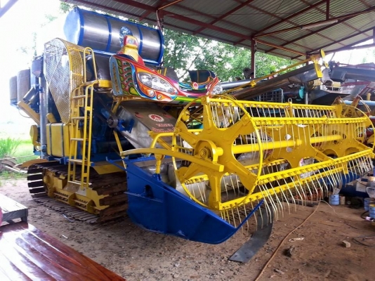 ขายรถเกี่ยวข้าว เกษตรพัฒนา รุ่นไอ้หนุ่มไวไฟ ช่วงล่างไหม่ ตัวเดิน12 เครื่อง210เทอร์โบ ตู้ใหม่ สภาพใหม่ทั้งคัน สนใจโทร 090-8588220คุณนะ 093-3258446คุณบิว ID:narong498 หรือเข้าดูสินค้าอื่นๆได้ที่ www.truck.in.th/498 หรือเพจFacebook ณรงค์ ซื้อขายรถมือสอง (เว็