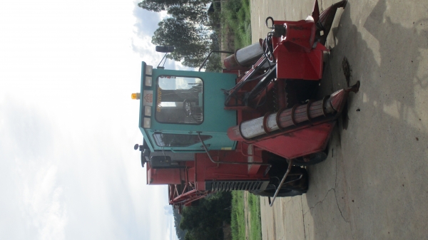 ขายรถตัดอ้อย สภาพดี รถปี 2012 ราคา 2.7 ล้าน