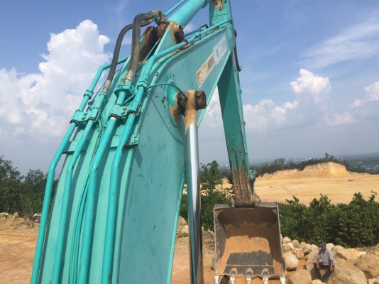 ขายรถแบคโฮ KOBELCO SK200-8 super X เอกสารเล่มทะเบียน 7014 ชม.ราคา 2200000