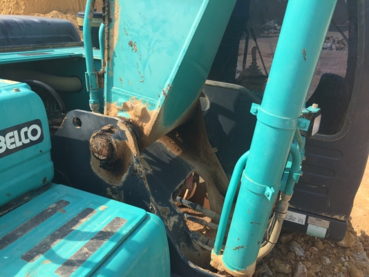 ขายรถแบคโฮ KOBELCO SK200-8 super X เอกสารเล่มทะเบียน 7014 ชม.ราคา 2200000