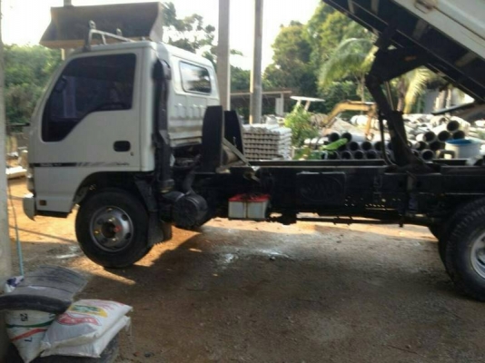 Isuzu npr รถมือหนึ่งออกห้าง