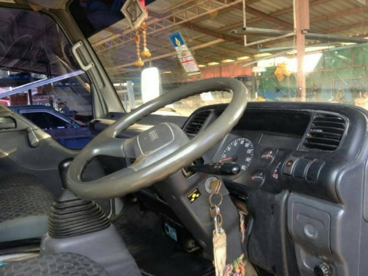 Isuzu npr รถมือหนึ่งออกห้าง