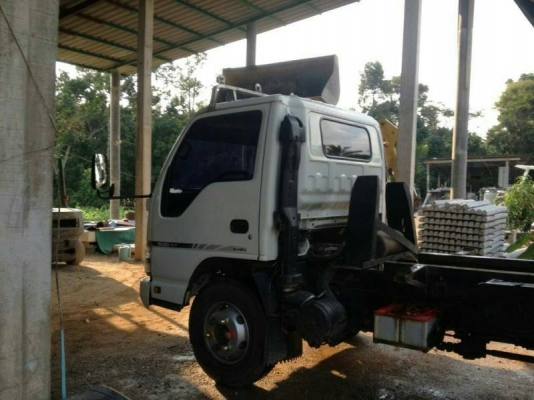 Isuzu npr รถมือหนึ่งออกห้าง