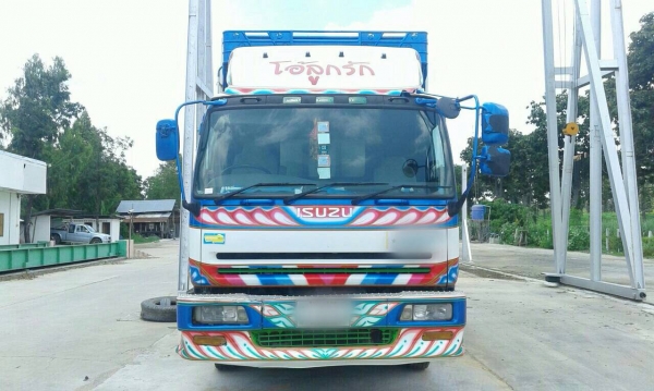 Isuzu 320 hp ขายทั้งพ่วงจ้า Isuzu 320 hp ขายทั้งพ่วงจ้า