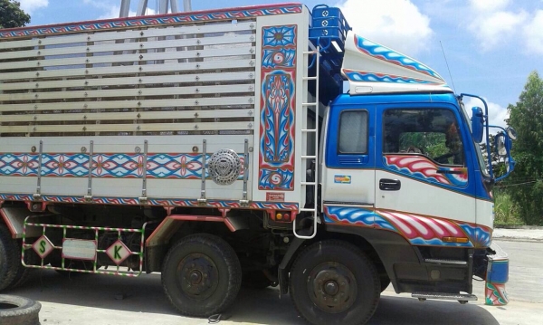 Isuzu 320 hp ขายทั้งพ่วงจ้า Isuzu 320 hp ขายทั้งพ่วงจ้า