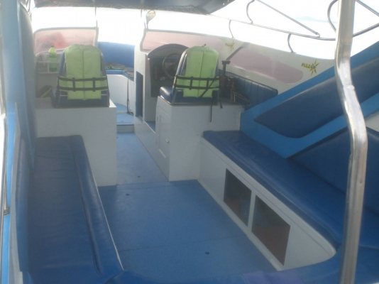 ขายเรือเร็ว 27 ฟุต เครื่อง 200 แรง สภาพพร้อมใช้ ราคาพิเศษ 255000 บาทเท่านั้น