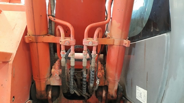 ขายรถแม็คโคร HITACHI ZX135US สนใจติดต่อ หนึ่ง 061-4194021