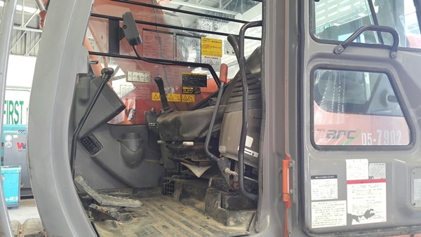 ขายรถแม็คโคร HITACHI ZX135US สนใจติดต่อ หนึ่ง 061-4194021