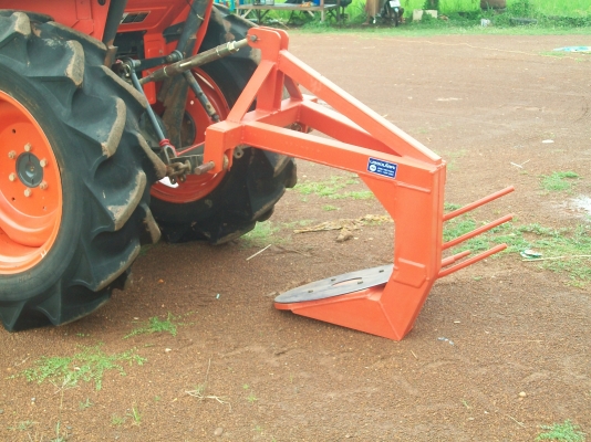 ขายผานขุดมันไม่ต้องเลื่อนหาตำแหน่งร่องให้ยุ่งยากครับมีทั้งแบบทูอินวันยกร่องและขุดใช้โครงเดียวกันครับ