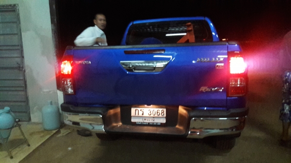 ขายผานขุดมันไม่ต้องเลื่อนหาตำแหน่งร่องให้ยุ่งยากครับมีทั้งแบบทูอินวันยกร่องและขุดใช้โครงเดียวกันครับ