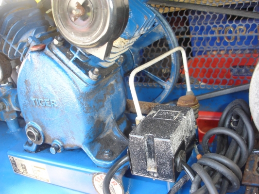 ขายปั๊มลม TIGER รุ่น TG-2 ขนาด 1/2 แรง 64 ลิตร