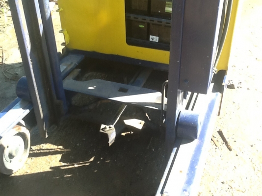 รถยกไฟฟ้าkomutsu fb13rs-10เก่าญี่ปุ่นแบ็ตฯใหม่แรงดี สูง4เมตรราคาไม่แพงครับ