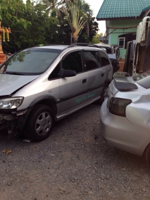 เชพซาฟีร่า เครื่อง1800 ปี02 โอนลอยหรือเเยกขายอะไหลทุกอย่างมีหลายรุ่นเก๋งเเละกระบะรับซื้อรถอุบัตเหตุทุกสภาพ