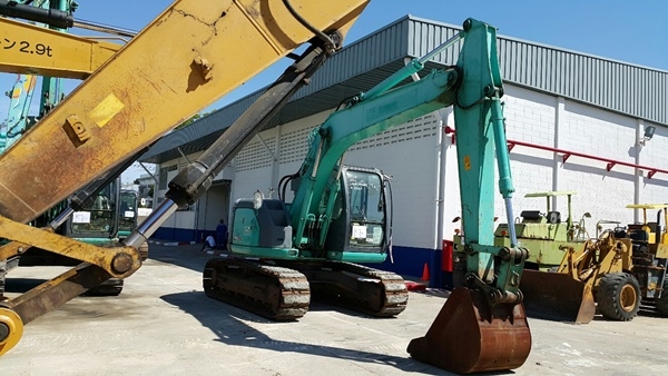 KOBELCO SK135SR-1ES สนใจติดต่อ หนึ่ง 061-4194021‪