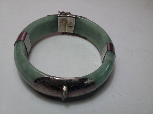กำไลหยก หุ้มด้วยเงินแท้ กำไลหยก หุ้มด้วยเงินแท้