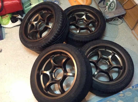 แม็กRGDขอบ17นิ้ว6รูกะบะพร้อมยาง215/50/17ปี13 ลดราคาด่วน