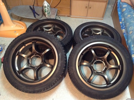 แม็กRGDขอบ17นิ้ว6รูกะบะพร้อมยาง215/50/17ปี13 ลดราคาด่วน