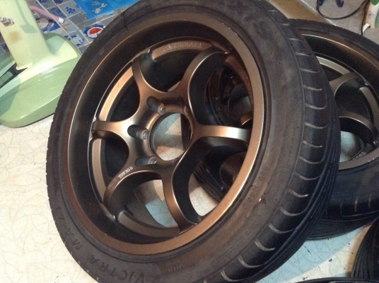 แม็กRGDขอบ17นิ้ว6รูกะบะพร้อมยาง215/50/17ปี13 ลดราคาด่วน