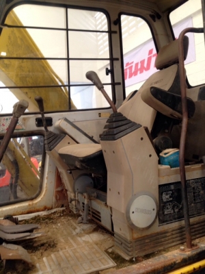 รถขุด Kobelco SK60 # LE11083 สต็อกเรา จากญี่ปุ่น สนใจโทร. 080-6565422 (หนิง)