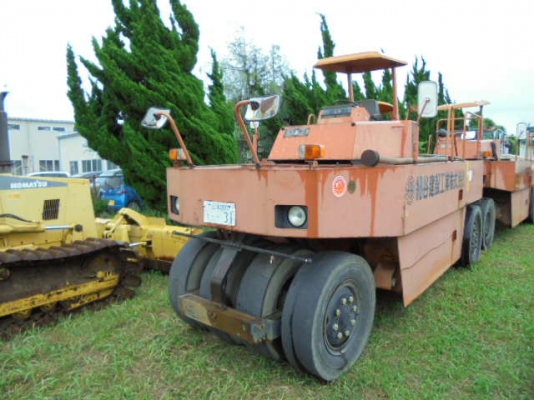 ขายรถบดล้อยาง SAKAI TS200 สภาพพร้อมใช้นำเข้าจากประเทศญี่ปุ่น ติดต่อ อำพล 090-9694506, 080-3031241