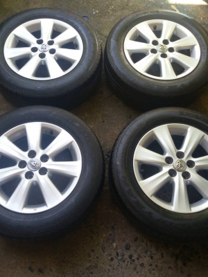 ล้อ toyota ขอบ 15  5รู 100 พร้อมยาง 195 65 15  ปี 13  ชุดล่ะ 5,500