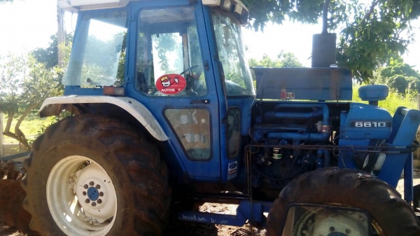 ขายFORD 7610 2เพลา สภาพพร้อมใช้ อุปกรณ์2ชิ้นติดรถ
