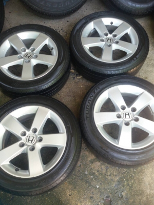 ล้อ honda ขอบ 16  พร้อมยาง bridgestone  ปี 12 205 55 16 ชุดล่ะ 5500