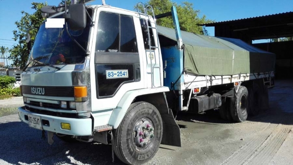 สิบล้อมือสองเพลาเดียว,Isuzu Rocky 195 เดิมๆ ห้างแท้,ปี 42 ,คัสซีสวย,ยางเต็ม,ทีฟฟี้,พาวเวอร์