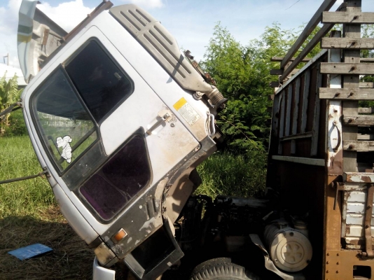 ขายด่วนรถ6ล้อFC4jเครือง145แรงม้าปี42รถหัวบางเดิมครั้ชซีสวย