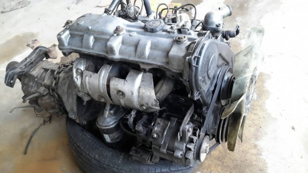 ขายเครื่องเกียร์ฮีโร้ ยี่ห้อTOYOTA   พร้อมใบคุมเครื่อง สภาพดี