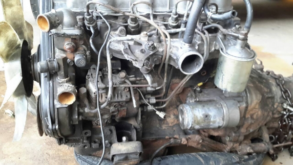 ขายเครื่องเกียร์ฮีโร้ ยี่ห้อTOYOTA   พร้อมใบคุมเครื่อง สภาพดี