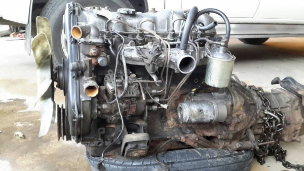 ขายเครื่องเกียร์ฮีโร้ ยี่ห้อTOYOTA   พร้อมใบคุมเครื่อง สภาพดี