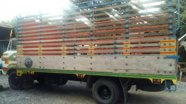 รถหกล้อ  KM525   เครื่อง WO4D 117 แรง รถพร้อมใช้งาน เครื่องดี คันชีสวย ภาษีเต็ม เอกสารพร้อมโอน