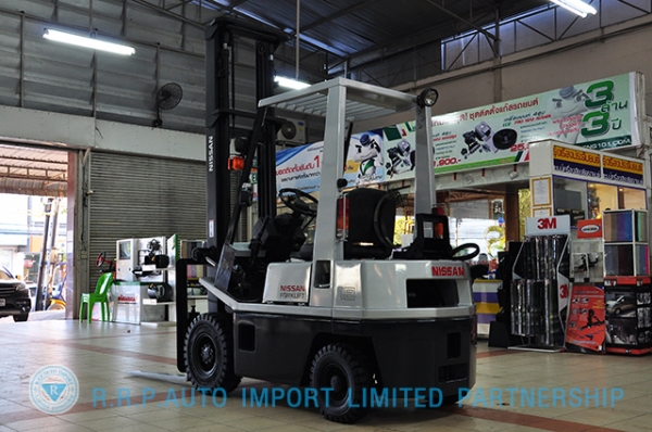 ขายรถโฟล์คลิฟท์มือสอง NISSAN รุ่น H01 ราคา165,000 บาทนำเข้าจากประเทศญี่ปุ่น 100\% ไม่เคยใช้งานในประเทศไทย