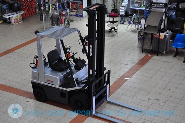 ขายรถโฟล์คลิฟท์มือสอง NISSAN รุ่น H01 ราคา165,000 บาทนำเข้าจากประเทศญี่ปุ่น 100\% ไม่เคยใช้งานในประเทศไทย