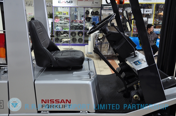 ขายรถโฟล์คลิฟท์มือสอง NISSAN รุ่น H01 ราคา165,000 บาทนำเข้าจากประเทศญี่ปุ่น 100\% ไม่เคยใช้งานในประเทศไทย