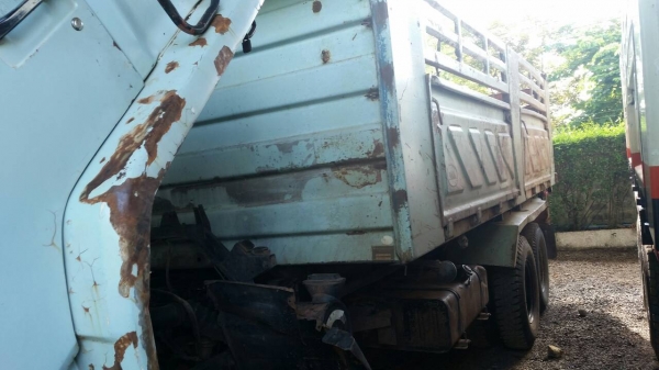 สิบล้อ อีซูซุ ร็อค195นางฟ้า ปี39 ดั้มสามมิตร 2เพาสโลส สภาพดีพร้อมใช้งาน ทะเบียนพร้อมโอน ราคา790,000บ ต่อรองได้