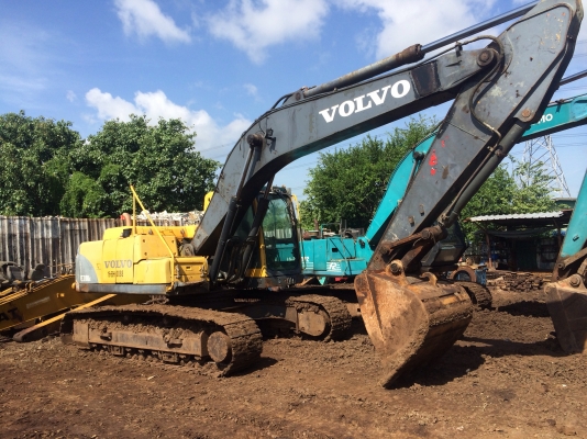 ขายด่วน VOLVO 210BLC ไฟฟ้าครบ ขายด่วน VOLVO 210BLC ไฟฟ้าครบ